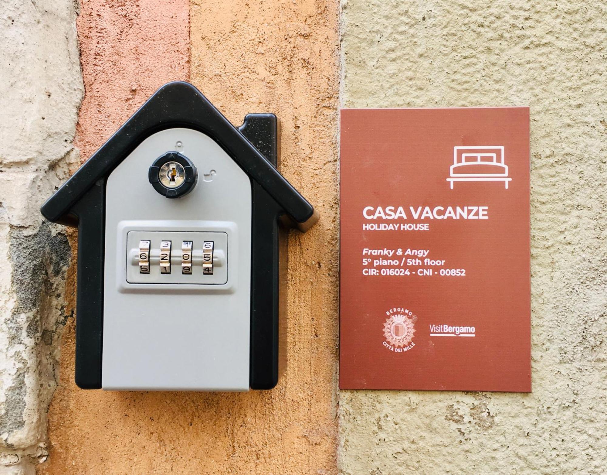 Franky & Angy Casa Vacanze Bergamo Buitenkant foto